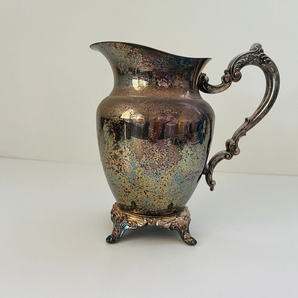 ONEIDA LTD. Silver Plated Water Pitcher With Ice Lip Guard